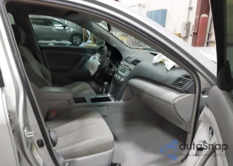 2007 Toyota Camry Le z USA, uszkodzony, nr VIN 4T1BE46K27U553449